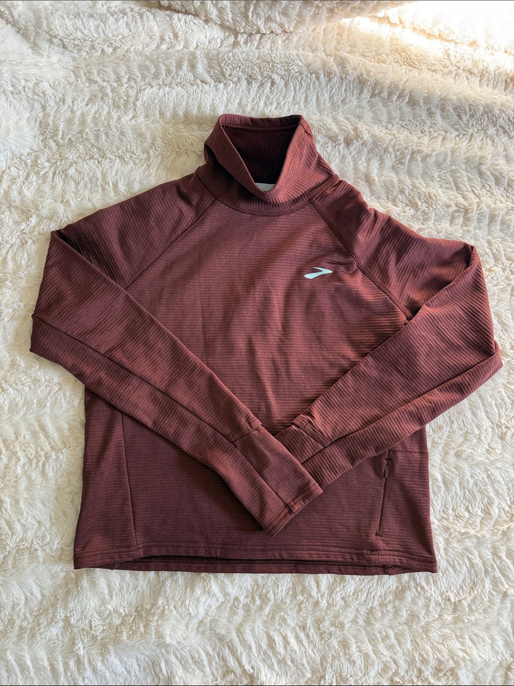 Brooks Running women’s Maroon Turtleneck Pullover
